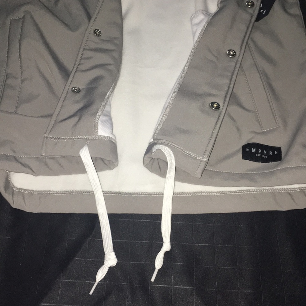 ❌SOLD❌EMPYRE  LIGHT GREY TECH FLEECE COACHE JACKET - Picture 8 of 8